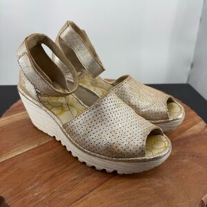 Fly London Yake perforated leather wedge sandals metallic gold pearl 36 5.5-6